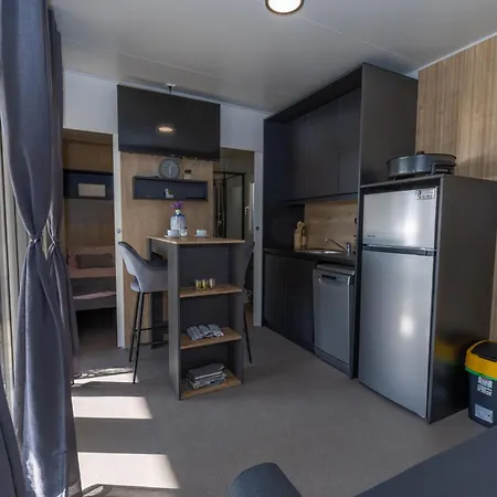 Mobile Dora, Camping Drage